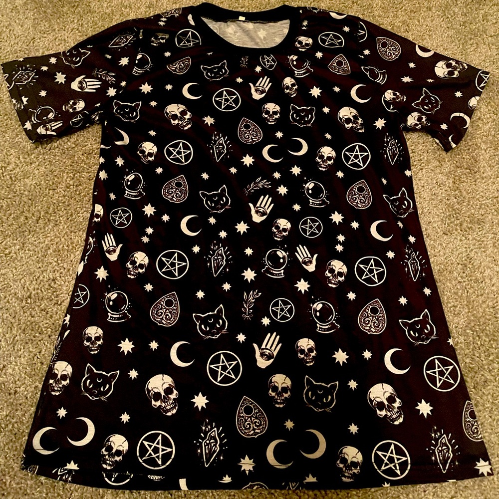 Witchy black cat Crystal ball skull moon star hamsa had pentagram t shirt top